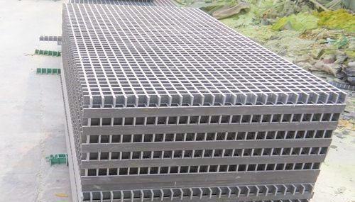 玻璃鋼格柵板每平方米的重量及其金屬結構特性解析